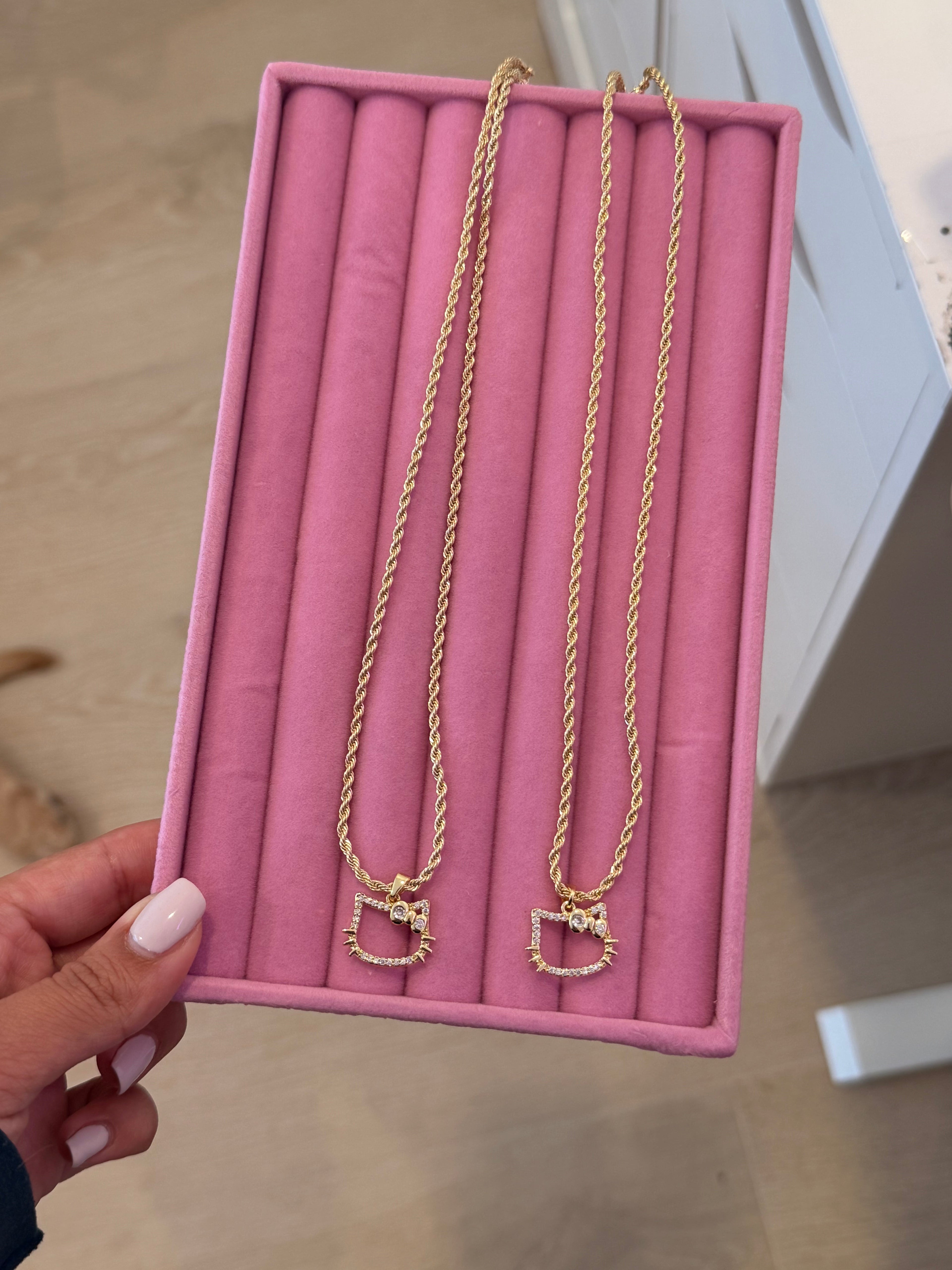 Kitty Outline Necklace